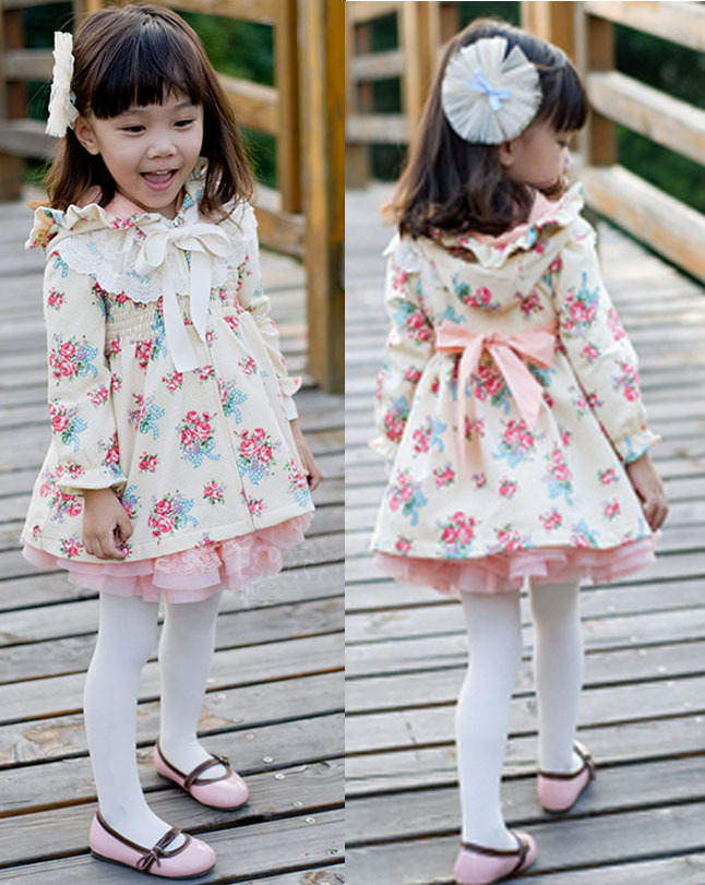 free shipping ,2012 fashion Children's clothing rose pattern lace child trench hooded outerwear top girls overcoat
