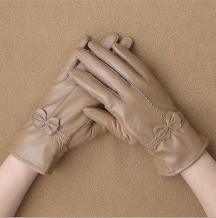 Free shipping 2012 Fashion Genuine Leather Glove Women wiht Bow Made by Grade-A Lamb/Sheep Skin with Rabit Fur Gift box packing