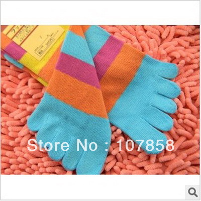 Free shipping 2012 Hot sale In-tube Stripes 5 Fingers socks Cartoon Women's Toe socks Women's Hosiery Mix Colors 50 pairs