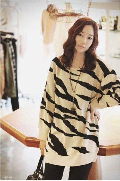 Free Shipping 2012 Korean autumn and winter zebra print casual pullover long design sweater new arrival(Pink+Beige+Blue)121027#2