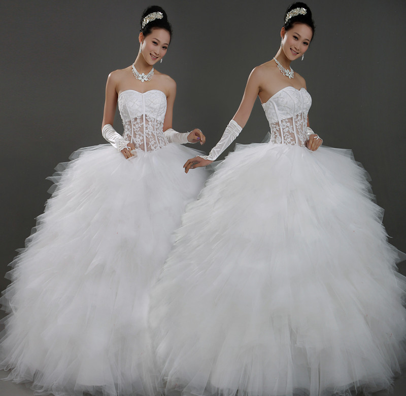 Free Shipping! 2012 Newest Beautiful Cutout Feather Puff Skirt Quality Hollow Wedding Dress