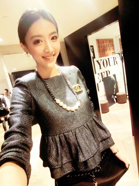 free shipping 2012 small autumn and winter ruffle luxury gradient black silver ladies skirt short jacket 730