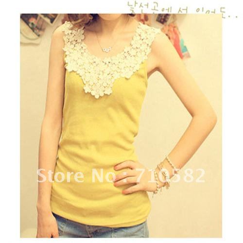Free shipping 2012 the newest style women hook flower necked lace camisole, vest, under shirt