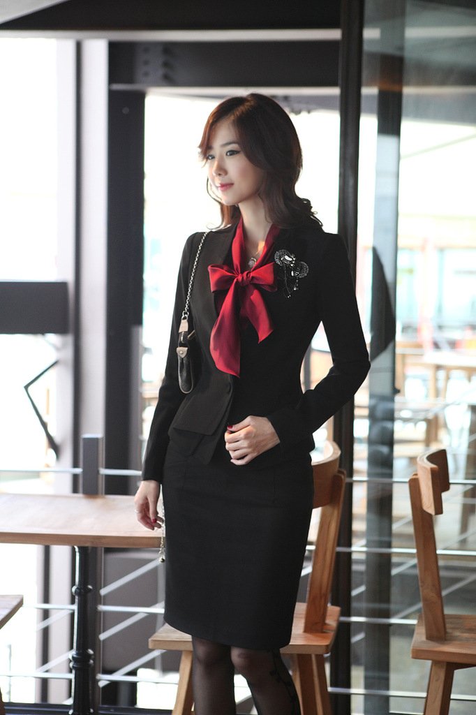 Free shipping 2013 elegant office lady professional slim skirt suit set women, 1 suit =Jacket + Skirt, with corsage
