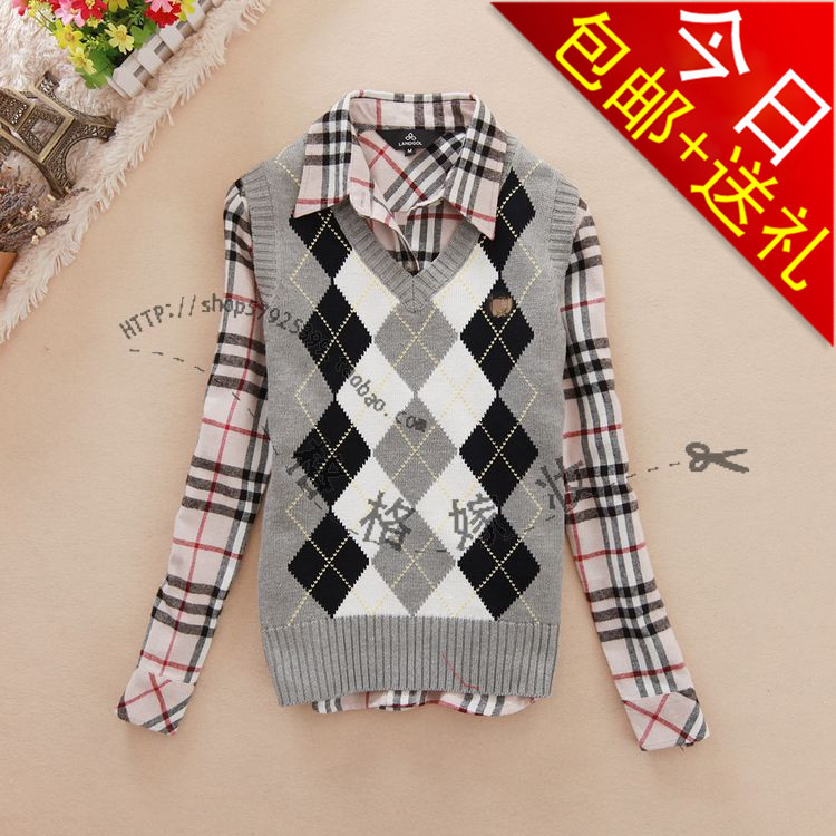 Free shipping 2013 fashion preppy style women's 100% V-neck small cotton sweater vest waistcoat