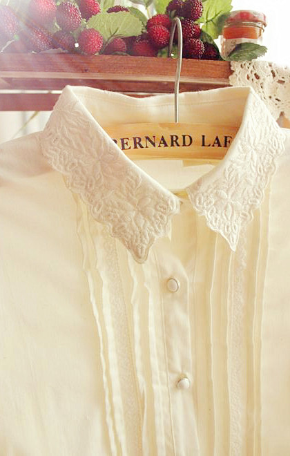 Free shipping 2013 fluid embroidery lace pleated small fresh preppy style long-sleeve shirt white shirt