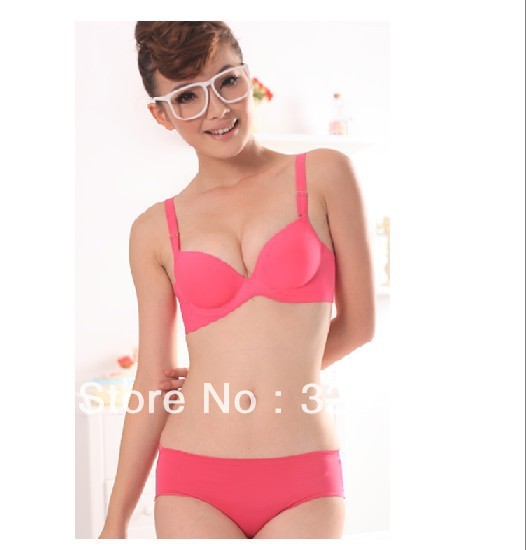 Free shipping 2013 new arrival red bra and panties one piece seamless bra set solidwholesale/retail