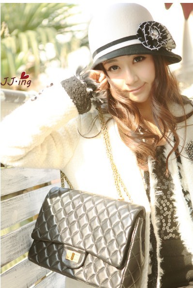 Free shipping 2013 new Black-and-white autumn and winter fedoras bucket hats fashion cap gentlewomen woolen hat female