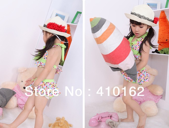 Free shipping 2013 new Summer Children's swim wear girls differece of color dot girls swimsuit Two pieces beautiful girls sets