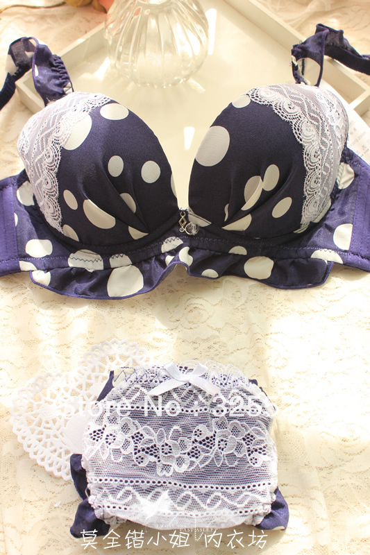 free shipping 2013 new Thin bubble lace ruffle 3 breasted deep V-neck push up women's underwear dot  B size bra set