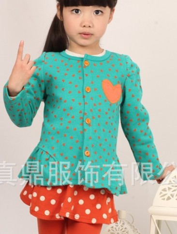 Free shipping , 2013 Spring Korean children wear , girls ' heart-shaped spots bow corsage , short cardigan sweatshirts .