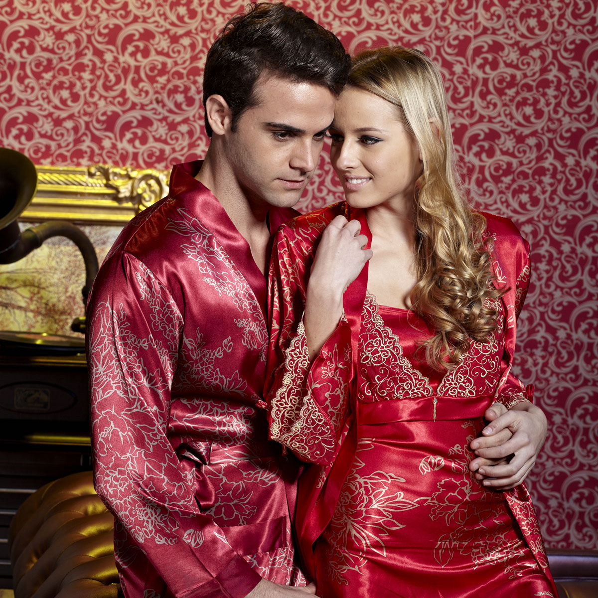 Free Shipping 2013 Spring Summer Pajama Set Silk Women sexy cute sleepwear men long sleeve robes couple underwear Pajamas