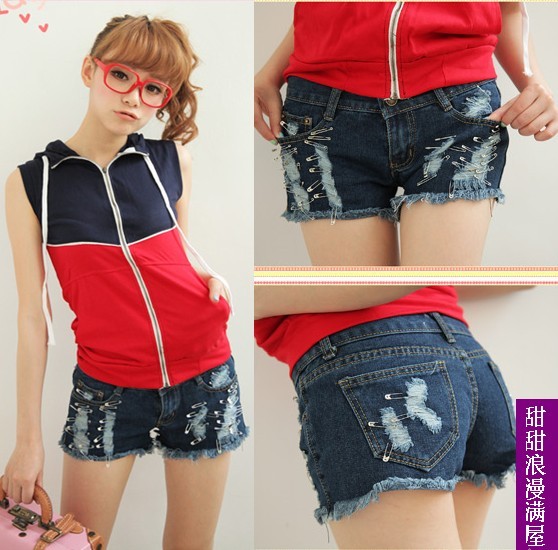 Free Shipping 2013 summer women's 3793130 seamline moben distrressed low-waist fashion denim shorts