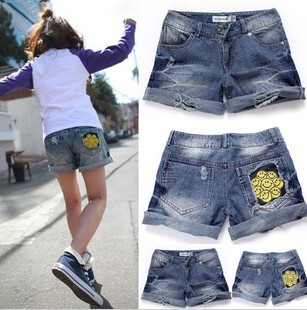 Free shipping!   2013 Sweet cute cute laugh printing patch pocket denim shorts wild shorts
