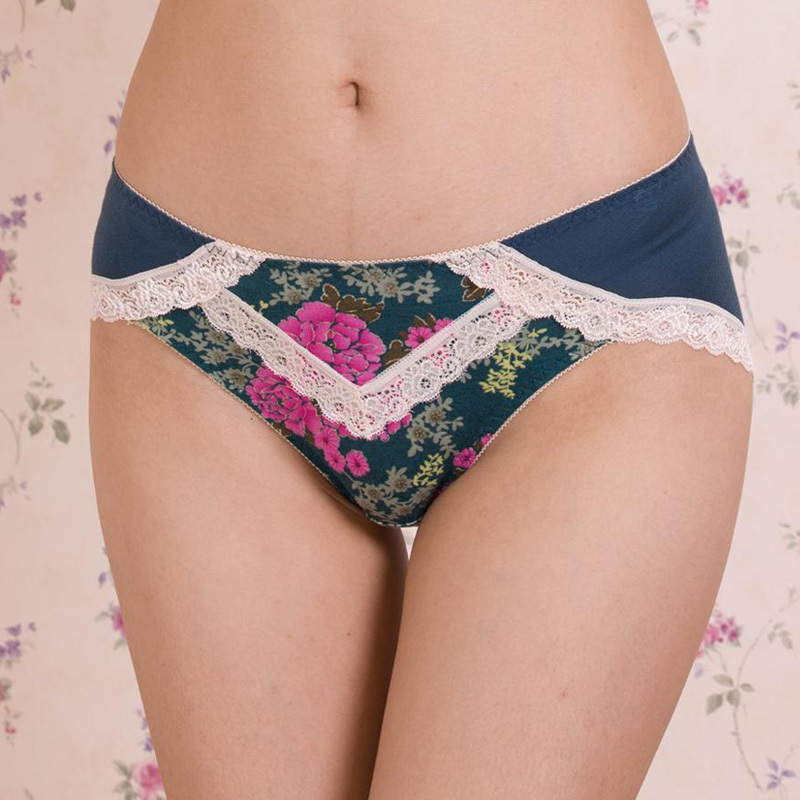 FREE SHIPPING 4 pcs/lot Modal high quality lace print panties women's low-waist trigonometric panties