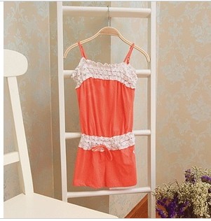 Free shipping 7pcs/lot Red Girls Pants.  Beautiful Lace . Girl wear summer .