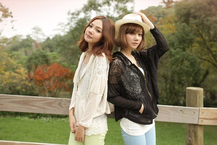 free shipping 9197 lace patchwork with a hood knitted outerwear