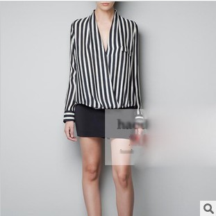 Free shipping American and European style 2013 women  V-neck long-sleeve shirt black and white stripe cross shirt  S M L sizes