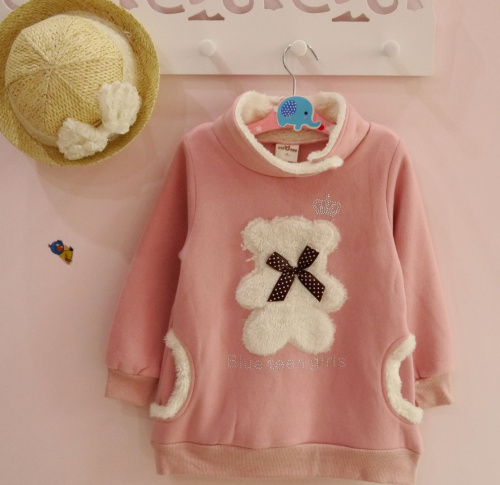 Free shipping !! Autumn winter Girls clothing Girls Pink cashmere Bear pattern With velvet thickening Loose coat Sweater