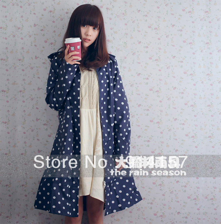 Free shipping! Big orange seed rain gear fashion adult raincoat white polka dot 1005 blue