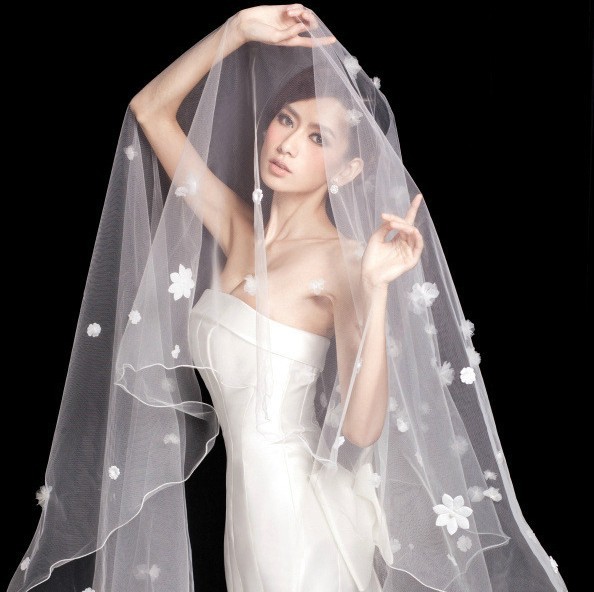 free shipping Bridal veil train wedding dress ultra long 3 meters heart petal veil elegant veil