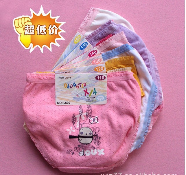 Free shipping children's triangular pants, bread pants wholesale animal image underwear random colors