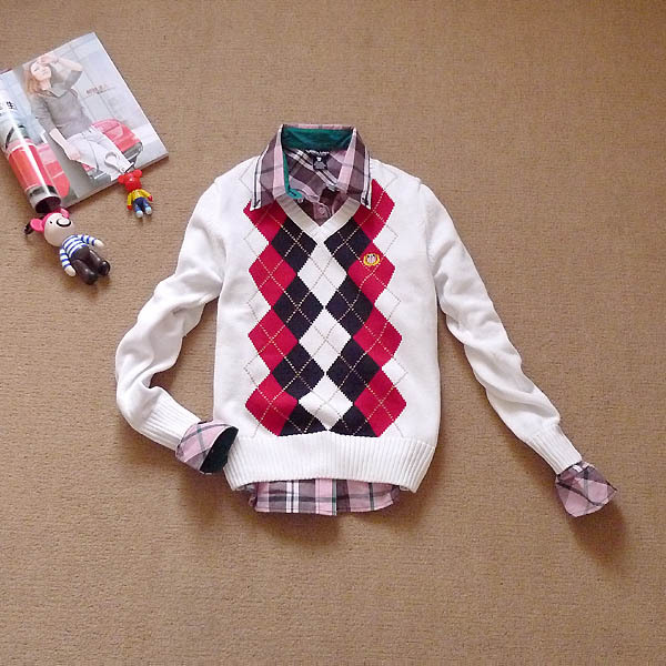 Free shipping Classic dimond women plaid sweater, fashion  V-neck sweater with long-sleeve