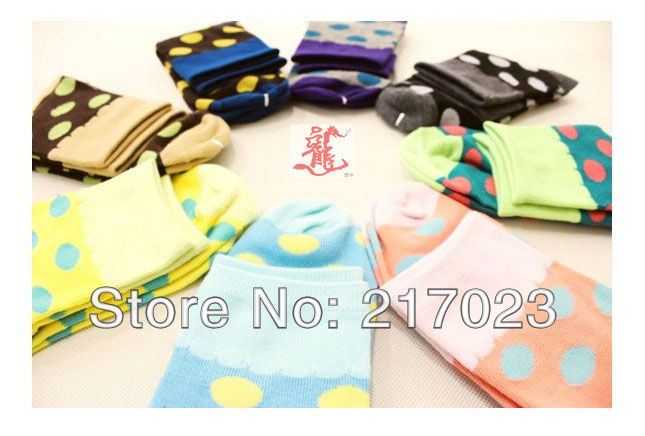 Free Shipping    Creative  Dot socks  Keep warm  Comfortable  Breathe freely Socks  casual socks Random delivery   Can wholesale