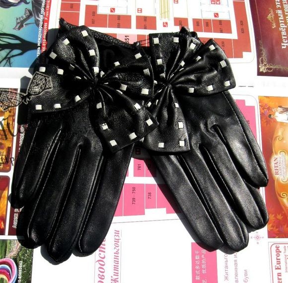 Free Shipping Fashion lady bow rivet genuine leather women's gloves