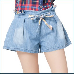 Free shipping fasion lady jeans shorts/ 100% cotton mill white beach shorts with elastic waist/ summer season