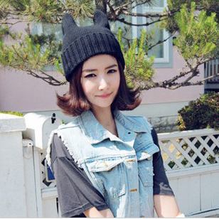 Free shipping, Horn hat female knitted hat knitted hat devil hat female 85g