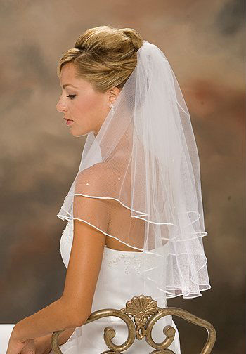 Free Shipping In Stock Wholesale Price Top Quality White Tulle Bead Ribbon Edge Two Layer Bridal Veil With Comb