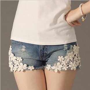 Free shipping ladies summer jeans shorts sweet appliques short pants womens casual shorts