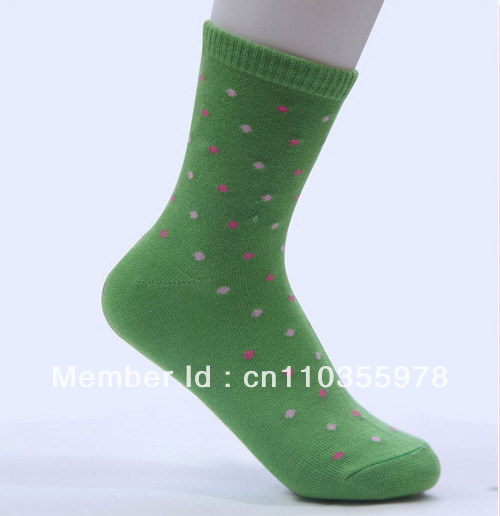 free shipping Ms. winter essential wholesale day single explosion models dot cotton women's socks