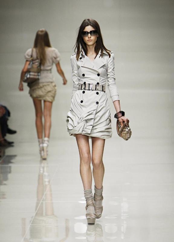 Free shipping New fashion lady coat with belt Celebrity coat Trench Coat Winderbreak Jacket EC35