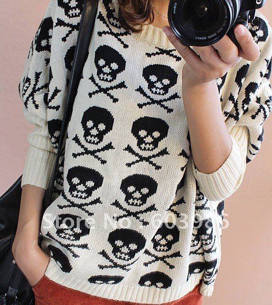 Free shipping of 2012 autumn winters is head set loose large size skull long sleeve sweater