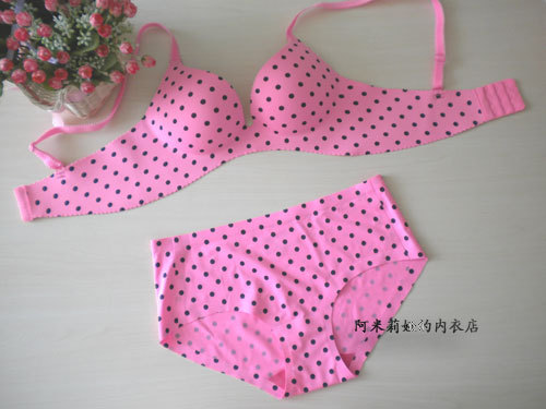 Free shipping! Powder dot all-match comfortable seamless push up bra underwear set