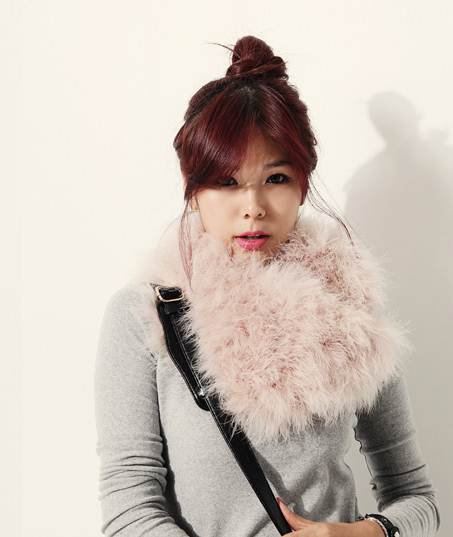 Free shipping Queen fashion ostrich fur cape muffler scarf fur cape
