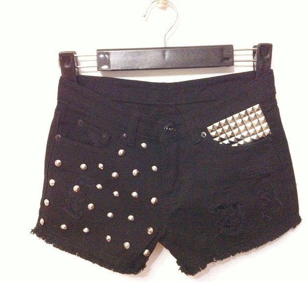 Free Shipping Rivet hole edge fringe denim shorts