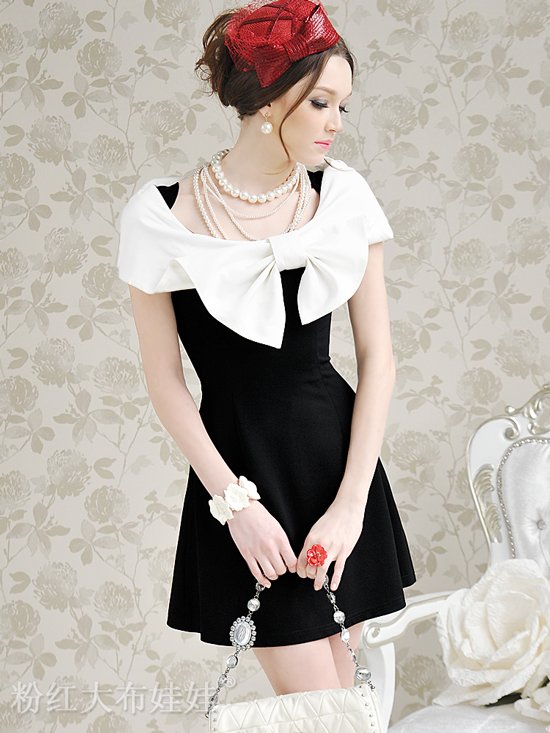 Free Shipping  Simple Elegant Charming  Boat-neck Big Bowknot Black And White Sleeveless Dress CL032902