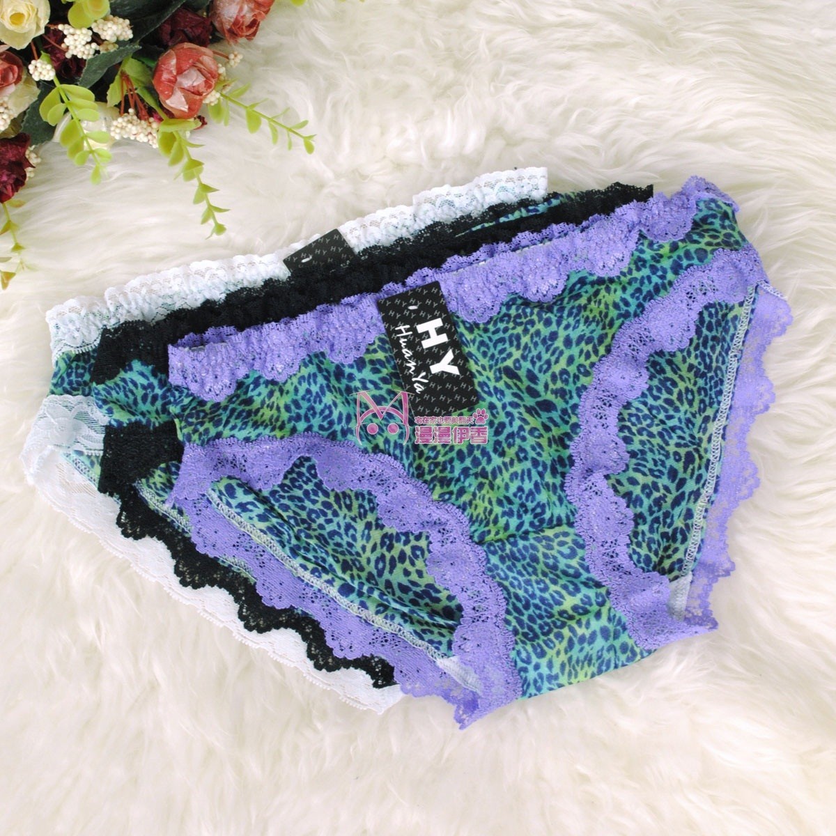 free shipping Small sexy ! female lace gauze transparent seamless trigonometric panties 3 leopard print