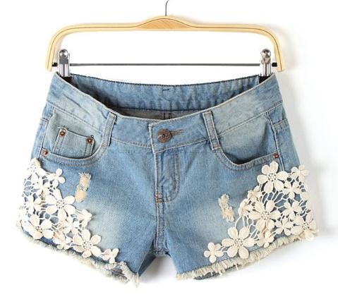 free shipping Spring 2013 new hollow out sweet flowers torn holes in the wood fringed denim shorts    ft419