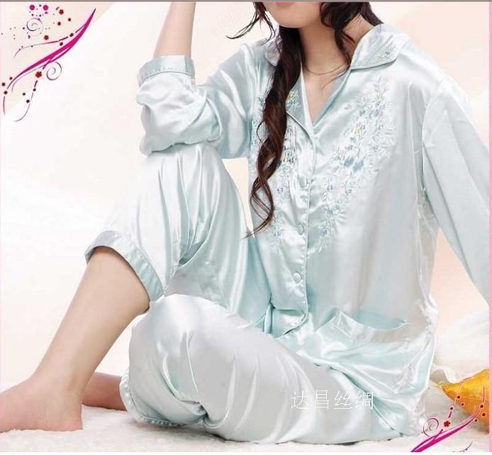 Free Shipping Suzhou silk 2012 embroidered women's faux silk long-sleeve sleep set sleepwear lounge chromophous