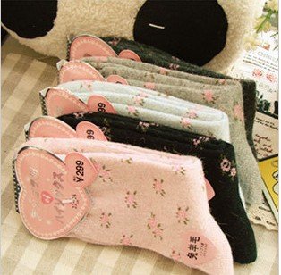 Free shipping Thick wool , lady rabbit  wool socks ,small retro floral