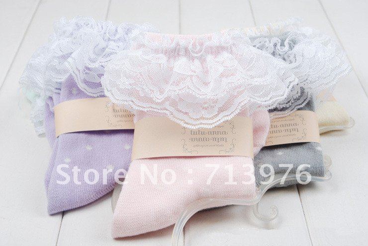 FREE SHIPPING!WHOLESALE!AUTUMN WOMEN SOCKS,COTTON LADIES SOCKS WITH LACE,LACE SOCKS,22-25CM,20PAIRS/LOT