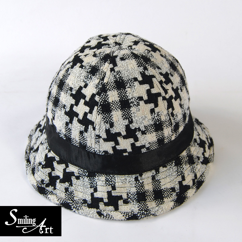 free shipping !wholesale Sa2012 autumn and winter women's casual check helmet-hat fashion cap sa00700
