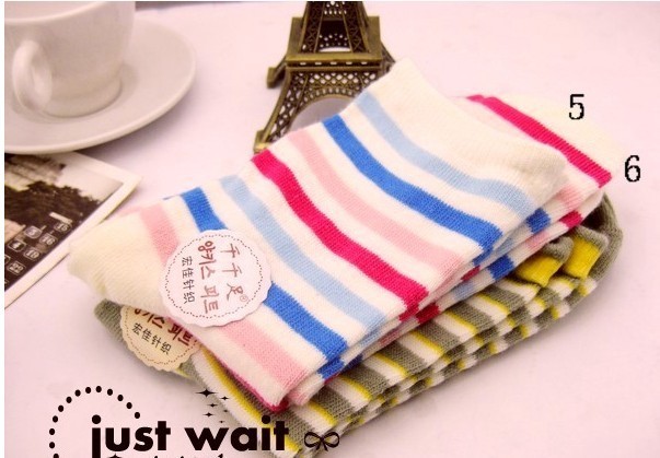 Free Shipping Wholesales Korea Cute Cotton Socks And Lace Retro Ladies Socks FC12093
