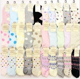 Free Shipping Wholesales Korea Cute Lace Stripe Dot Lattice Stealth Ship Socks FC12171