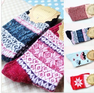Free Shipping Wholesales Korea Stripes Strawberry Snow Thickened Cotton Rabbit Wool Socks FC12154