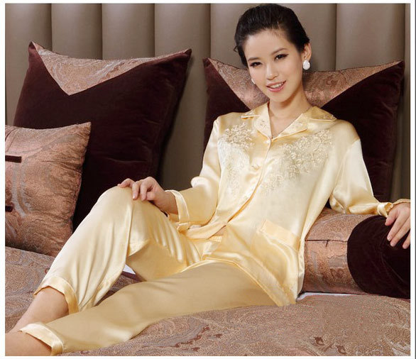 Free shipping Wholesales Price  Women silk Pajamas long sleeve soft sleepwear comfortable 2 pcs Pajamas set
